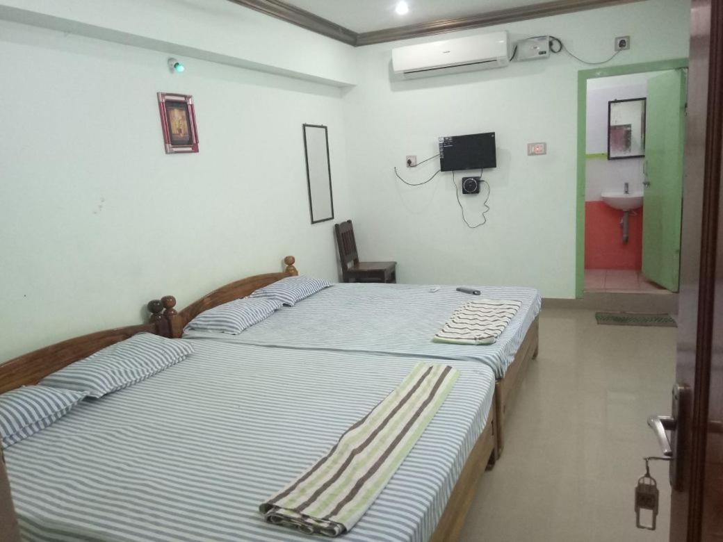 Sakthi Guest House & Residency, By Saraswathi Groups, Thirunallar, Karaikal Tirunallar Exterior photo